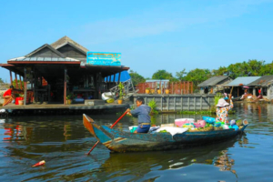 Tonle Sap Floating Village - Boat Excursion and Canoe Tours